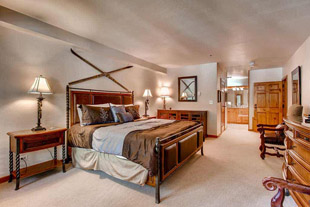 1 Bedroom Condo