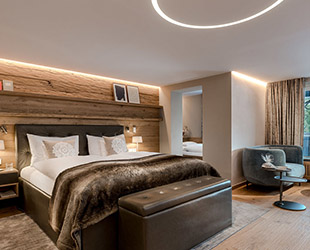 Hotel Rooms & Suites