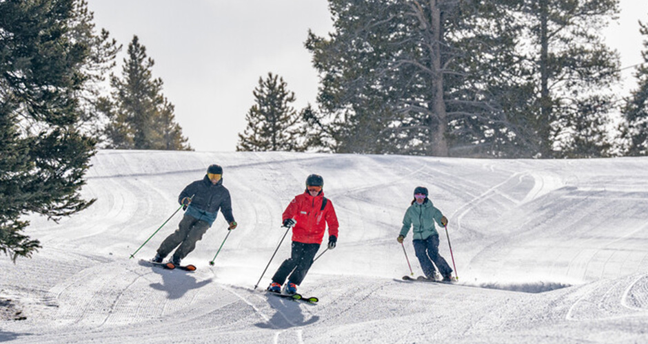 Plenty of skiing for all levels at Aspen Snowmass. Photo: Aspen Snowmass/Jordan Curet