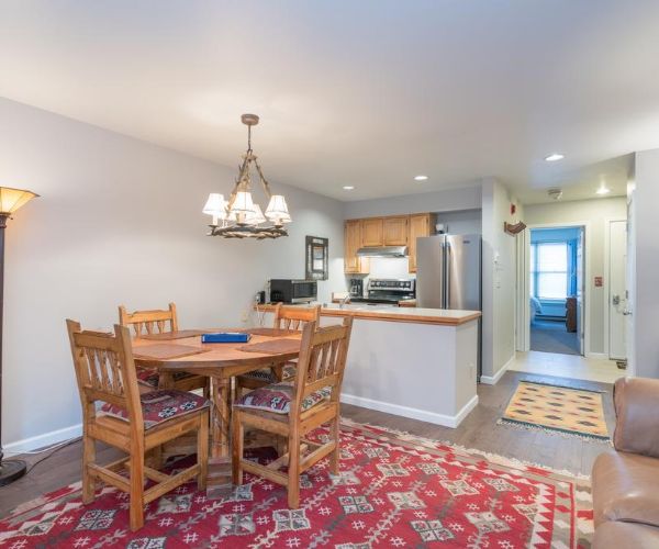 One Bedroom Condo - Etta Place One