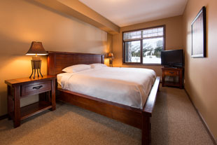 Standard Room, 1 Queen Bed