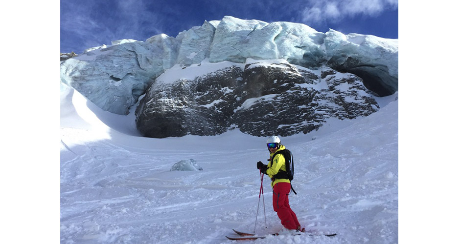 Skiing on the Steinberg glacier. Photo: Scout