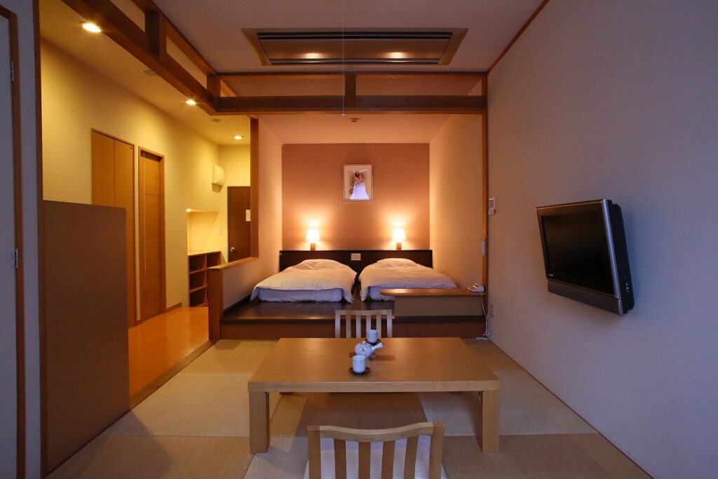 Japanese and Western style room with open-air bath