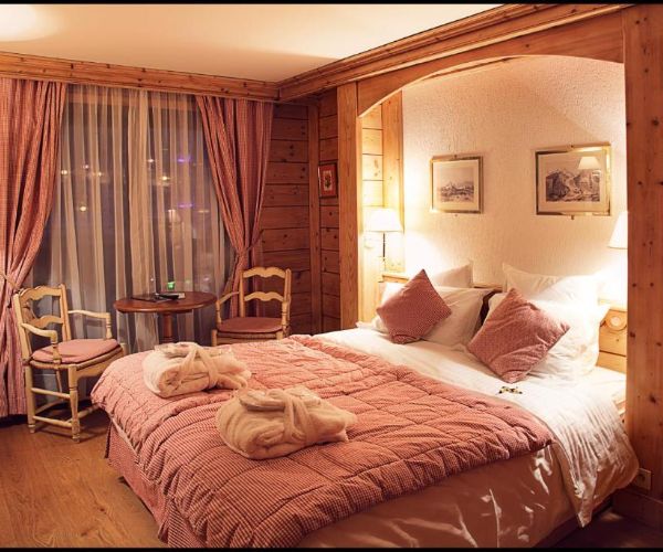 La Marmotte and La Tapiaz Hotel Rooms