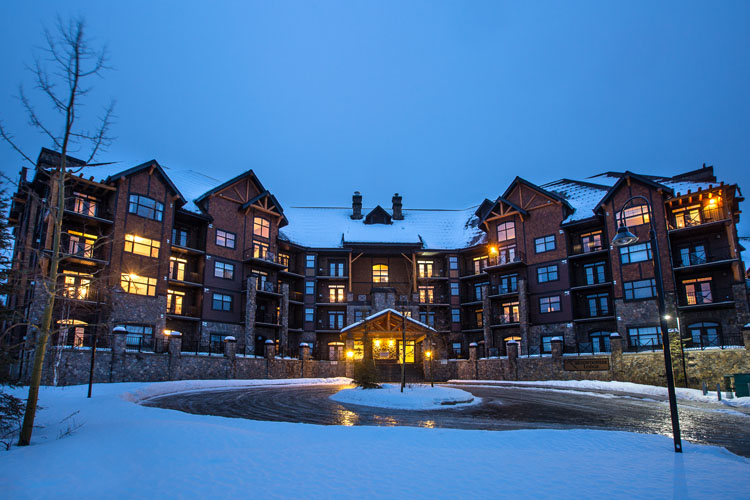 Glacier Mountaineer Lodge