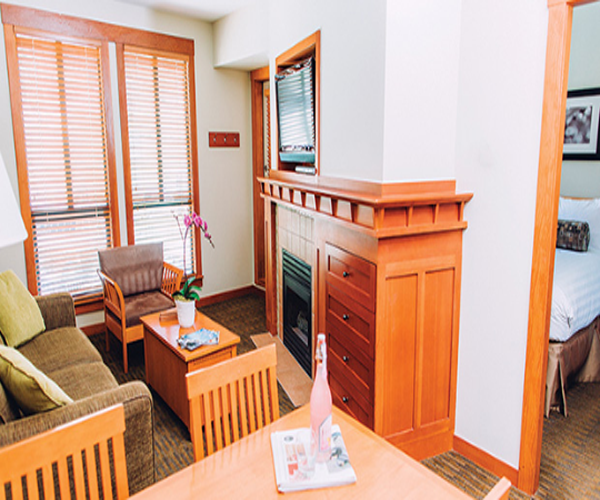 1 Bedroom (Lower Floor Valley View)