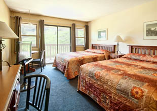 Hotel Room - 2 Queens
