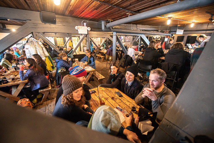 Apres activity. Photo: Red Mountain/Ashley Voykin