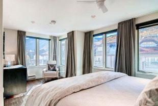 3 Bedroom Condo / House