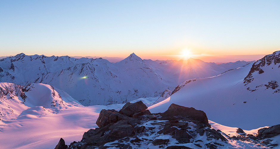 You can ski at sunrise at Saas-Fee. Photo: Saas-Fee tourism
