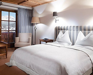 Hotel Rooms & Suites