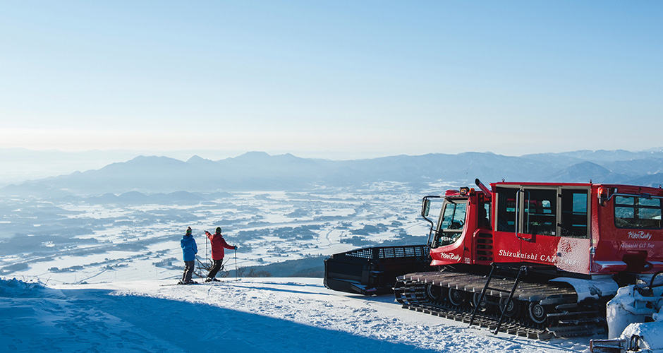 Cat-skiing is a must at Shizukuishi. Photo: Prince Hotels