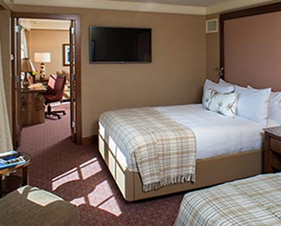 Lodge Queens Suite