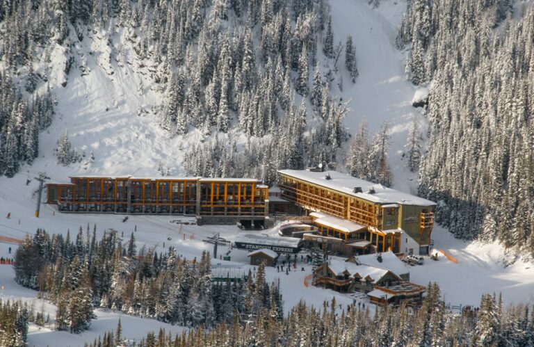 Sunshine Mountain Lodge