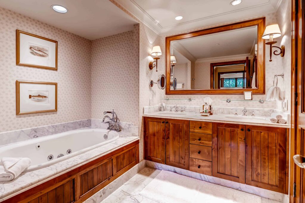 4 Bedroom Condo / House