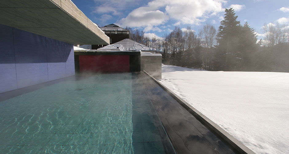 Outdoor Hot Bath. Photo: Tomamu