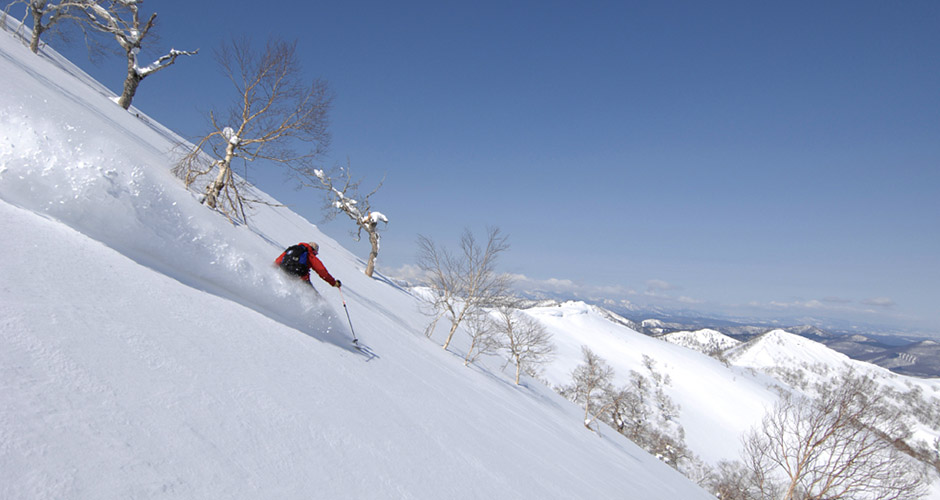 Getting steep and deep in Tomamu. Photo: Tomamu