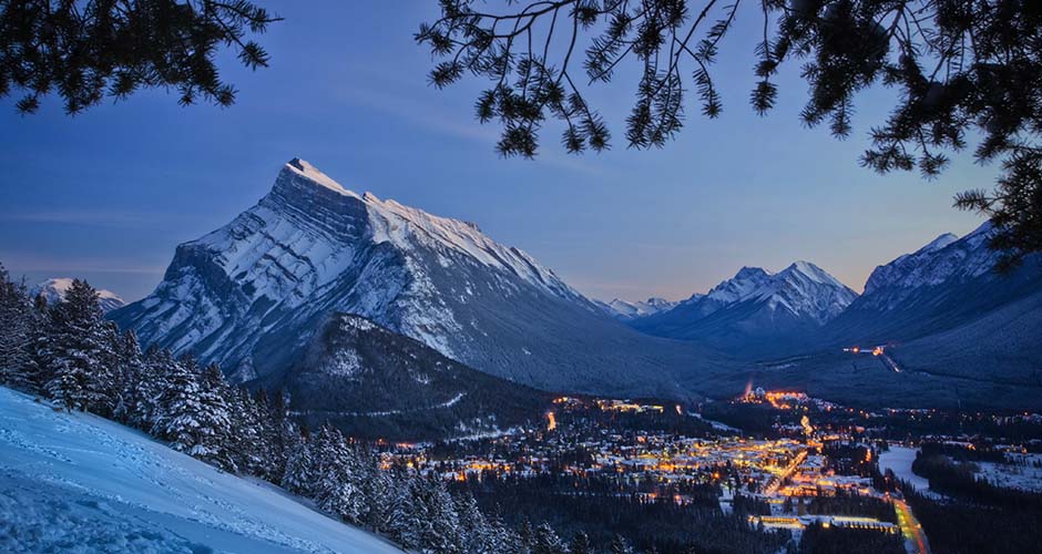 Photo: Banff Lake Louise/ Paul Zizka Photography