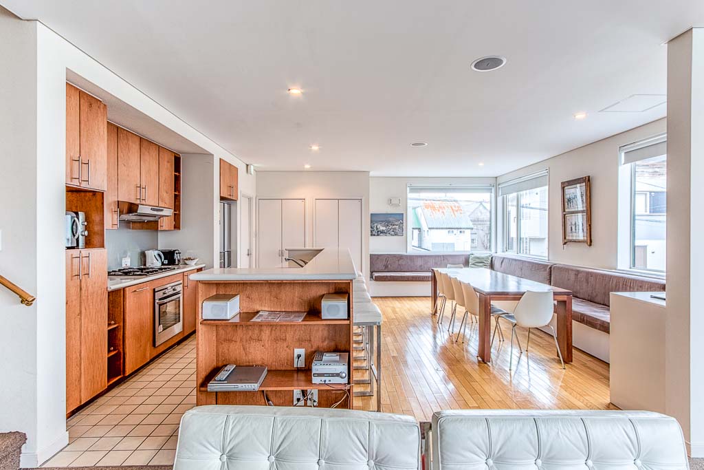 5 Bedroom Townhouse