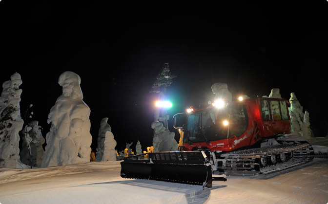 Night tours of the snow monsters are possible by cat. Photo: Zao Onsen Tourism