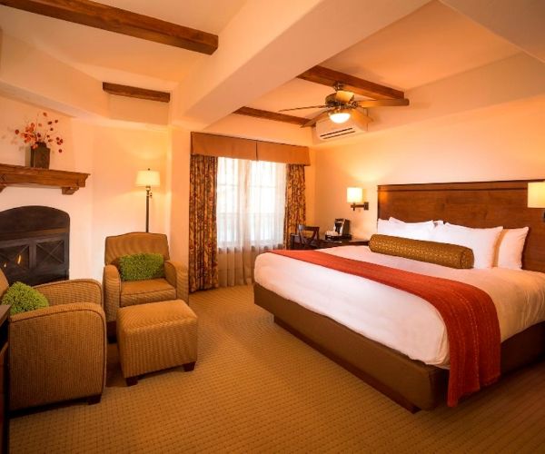 Columbine Deluxe Room