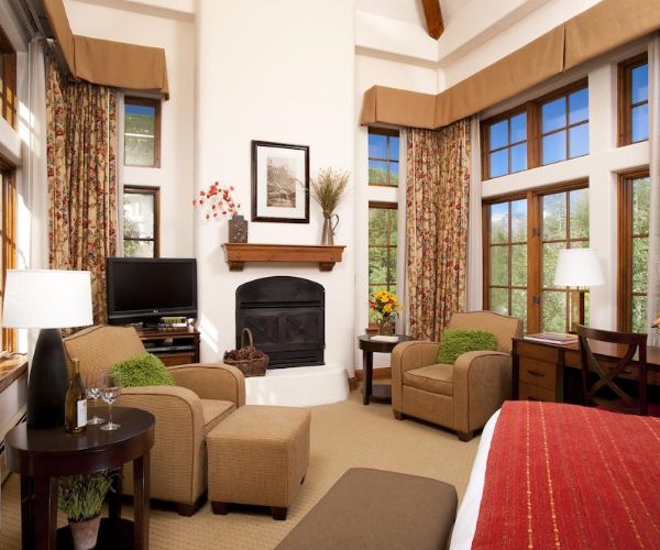 Larkspur Luxury Room