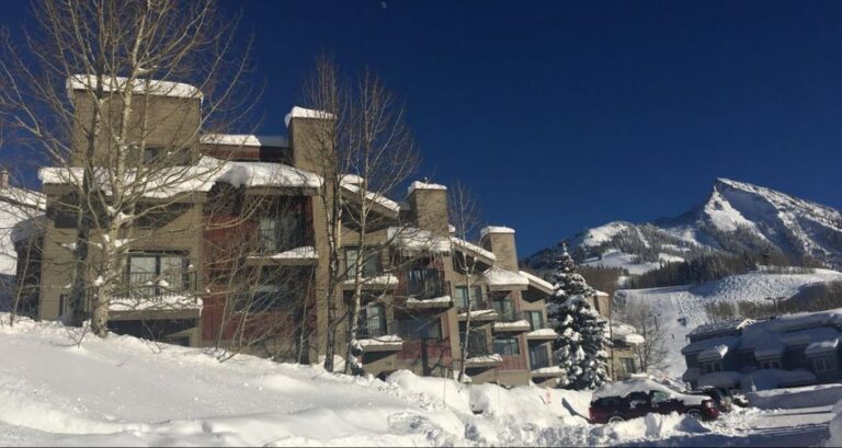 Buttes Condominiums