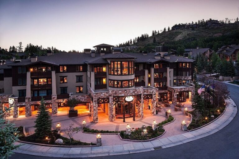 The Chateaux Deer Valley
