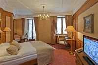 Classic Double Room, Bathtub