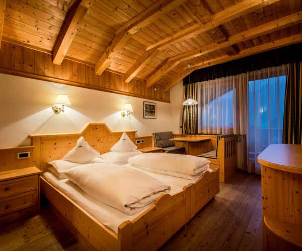 Junior Enzian Suite