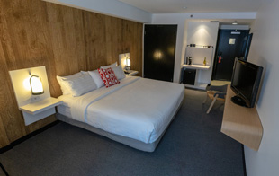 Deluxe Room, 1 King Bed
