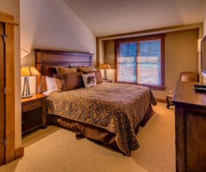 Iron Horse Lodge - Three Bed