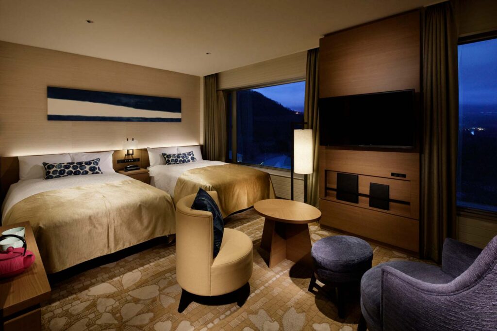 Superior Corner Room