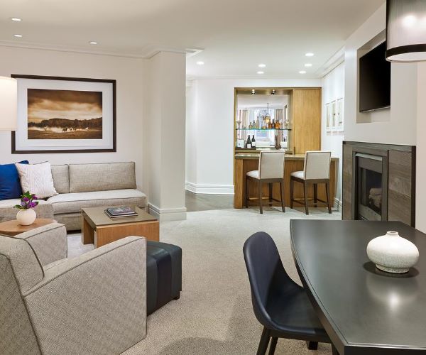 One Bedroom Mountainside Suite