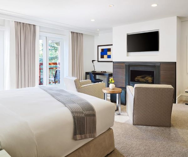 Town Side Guest Room