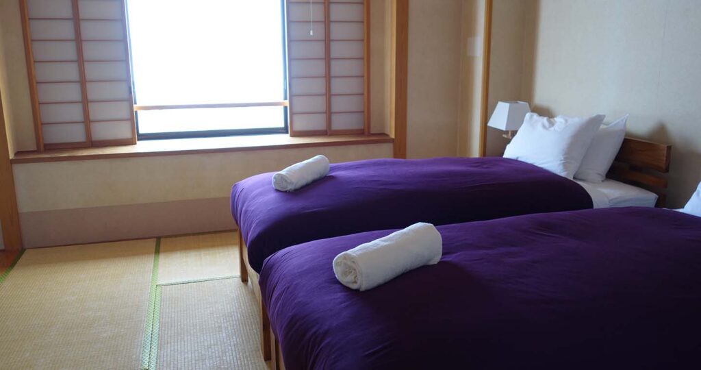 Japanese/Western adjoining rooms