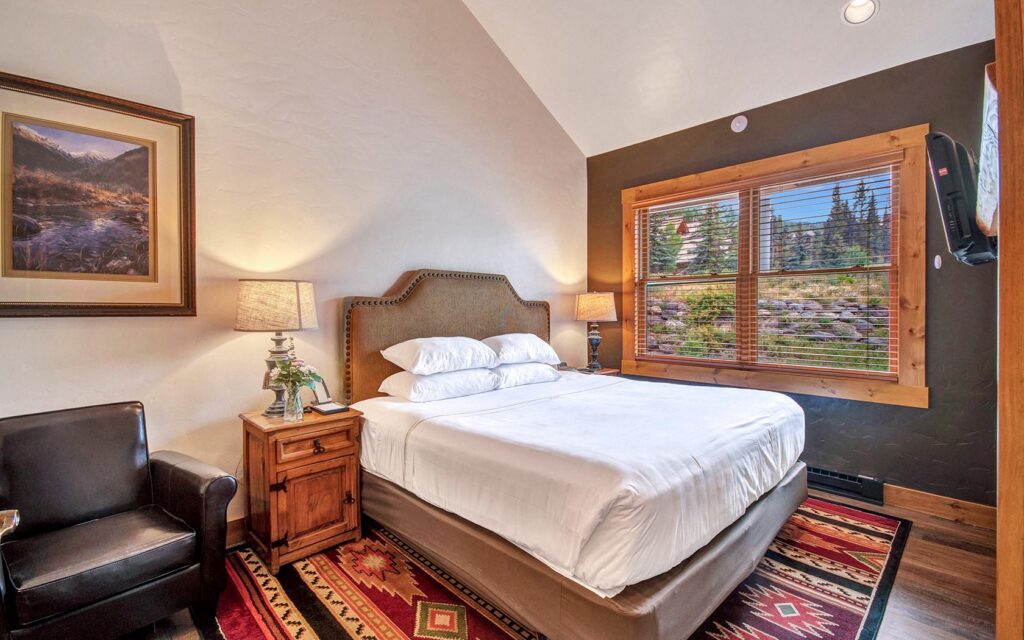 One to Three Bedroom Suites/Condos