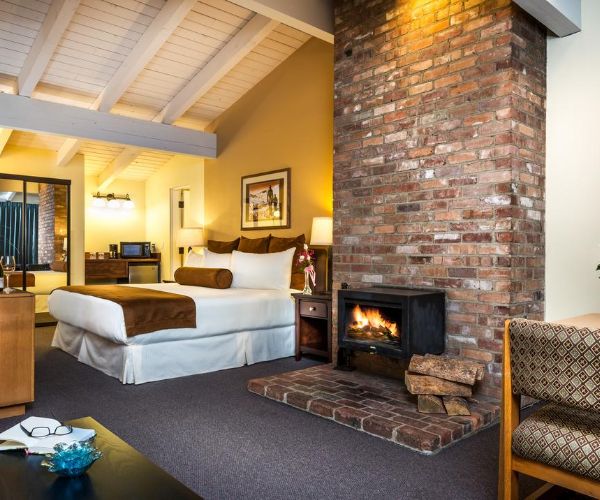King Fireplace Room