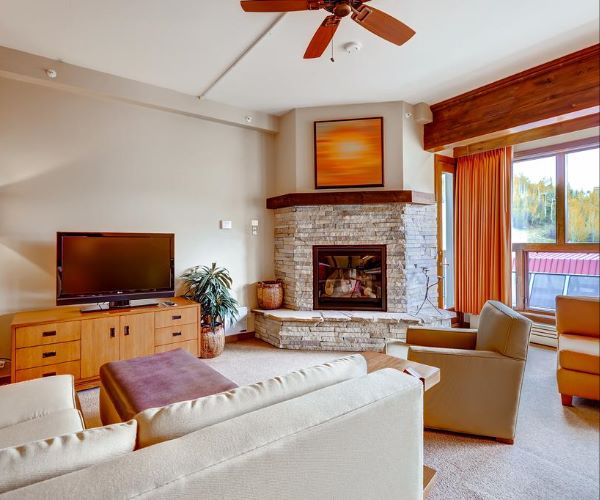 Penthouse/Condo Apartment