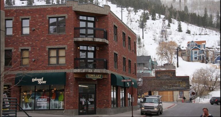 Town Lift Condominiums