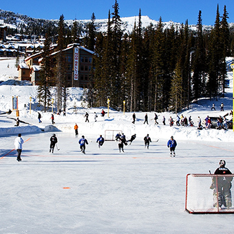 Ice Hockey - Photo: Big White Ski Resort